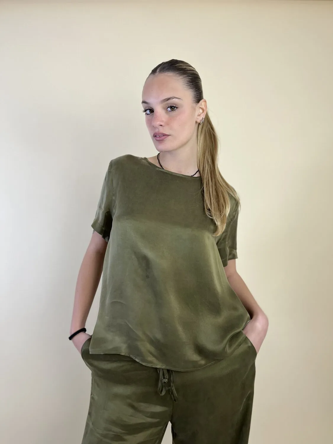 Blusa in viscosa verde – Tensione In