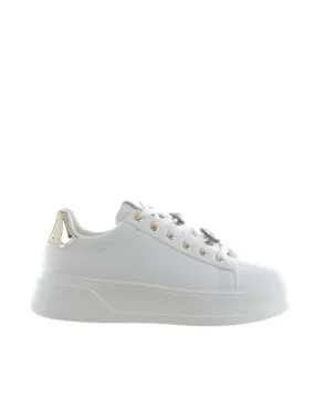 Sneaker in pelle con accessorio gioiello