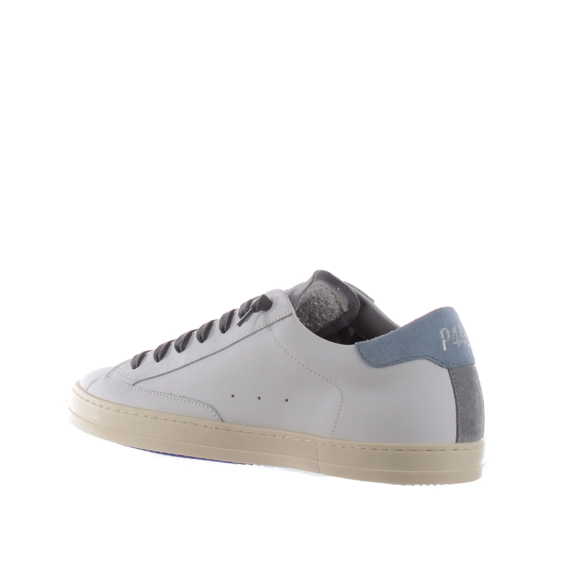 Sneaker in pelle con logo traforato